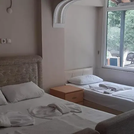 Selina Hotel 3*
